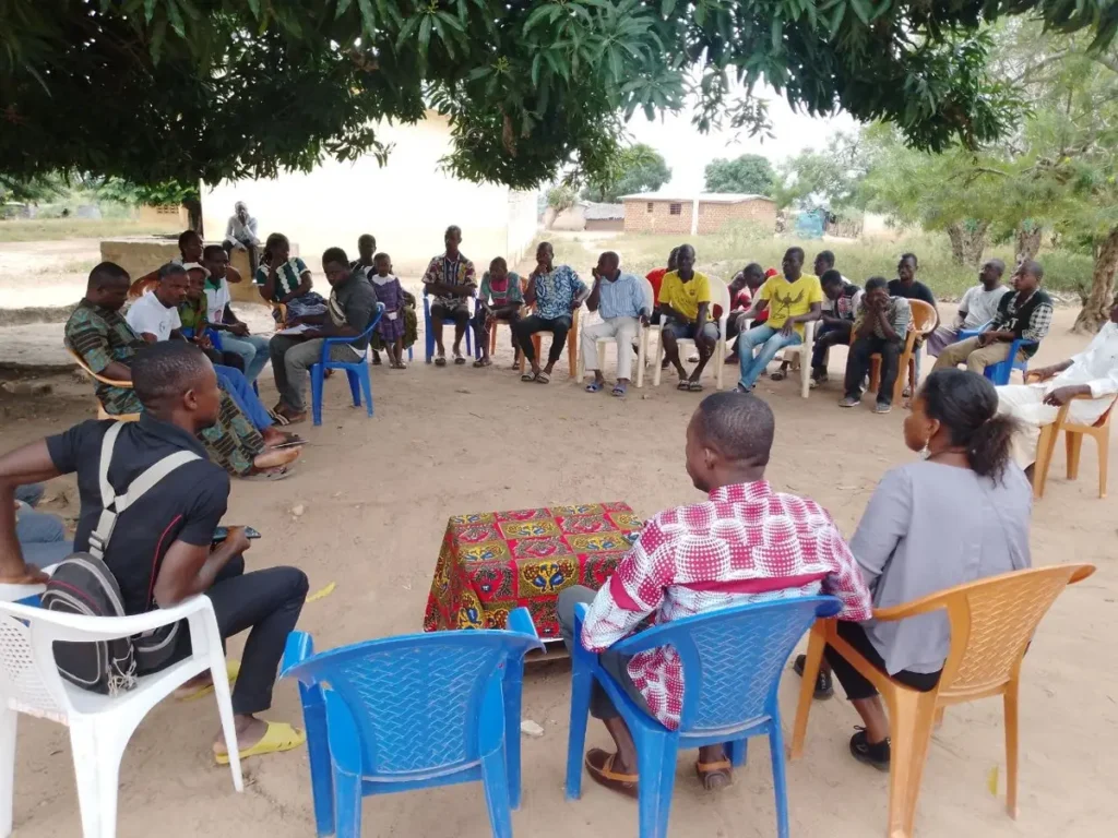 Consultation communautaire en plein air